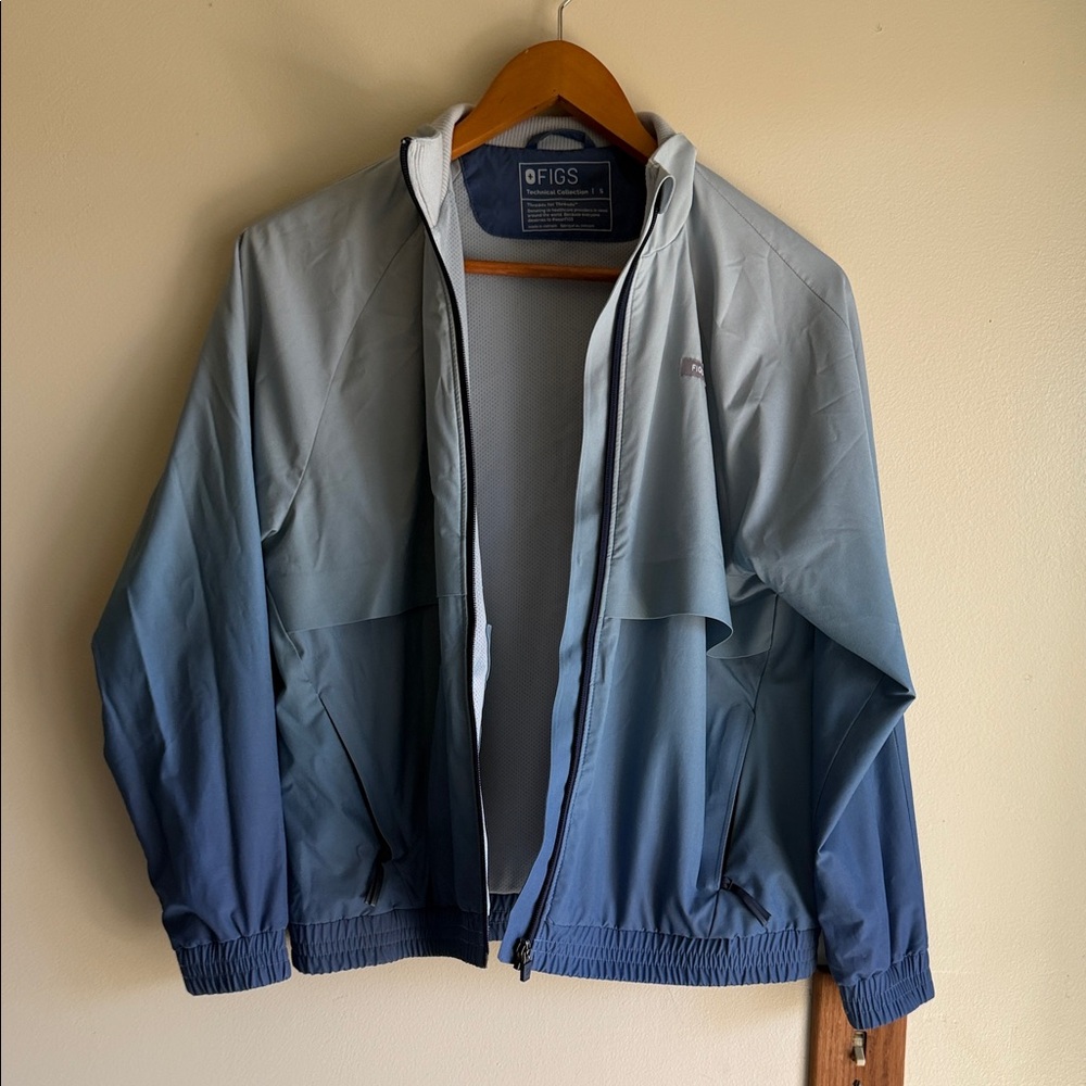 Figs Women's Blue ombré scrub jacket